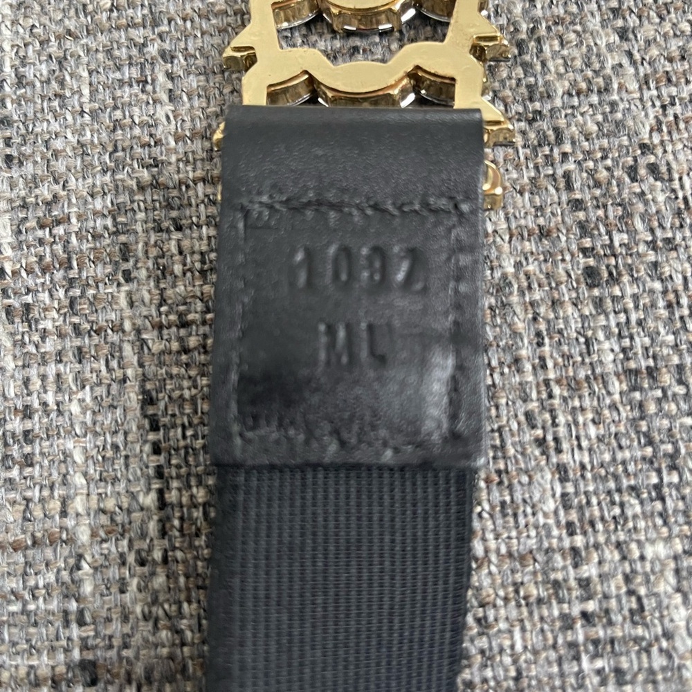 Cache stretch black belt with crystal grey stone”buckle”, gold trim ! - Picture 7 of 7